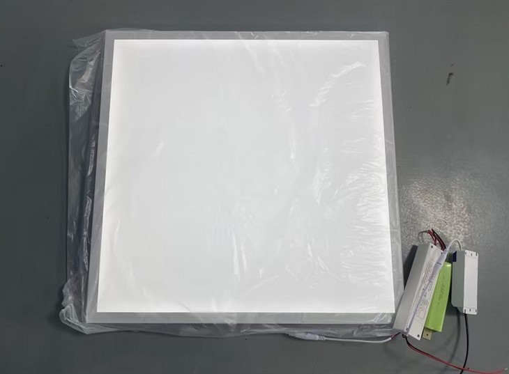 600x600 LED-paneeli avariivalgusti