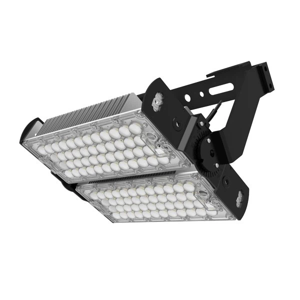 Kaasaskantavad prožektorid jalgpalliväljakutele