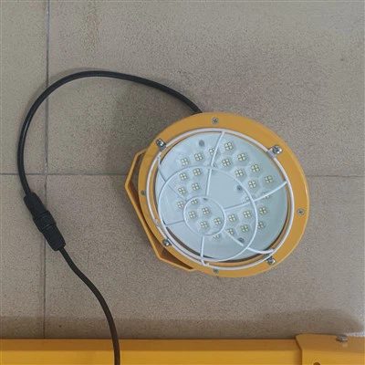LED laadimisdoki tuled koos pöördhoovaga